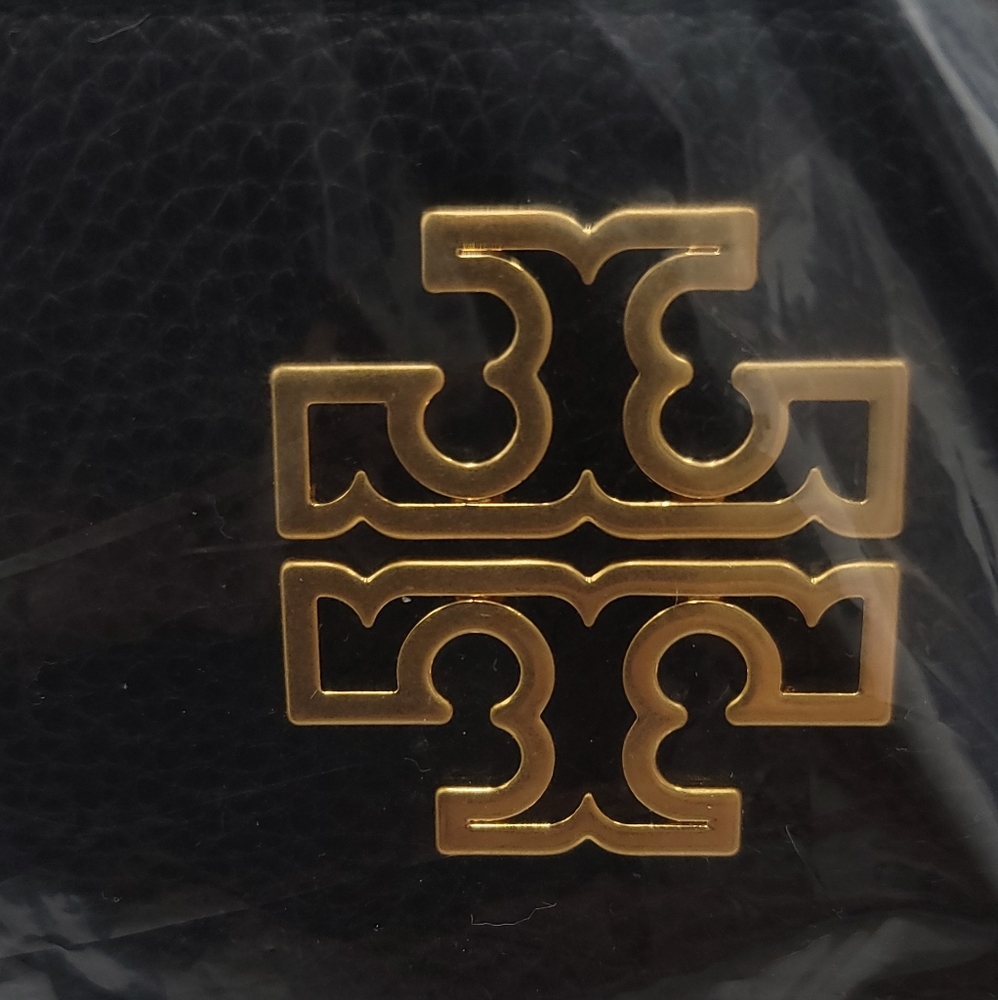 Tory Burch Britten Bucket Bag - Picture 5 of 12